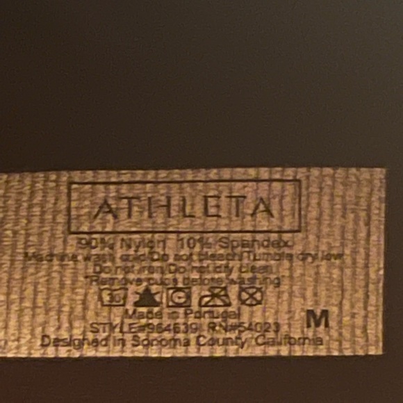 Athleta What’s On First Comfort Seamless Bra Black ￼Size M Adj T-Back Straps $78 - Picture 7 of 9